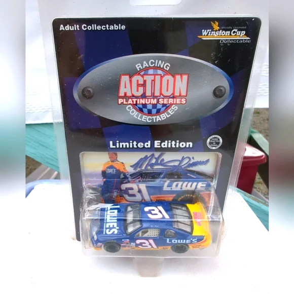 Mike Skinner #31 1996 Lowe's Racing Action Platinum Monte Carlo 1:64 Diecast - Picture 1 of 5